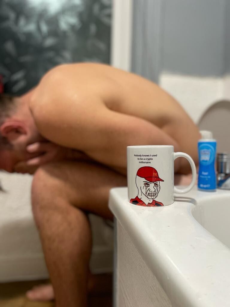 Nobody knows I used to be a Crypto Millionaire 12oz Hot Liquid Hodlr Mug